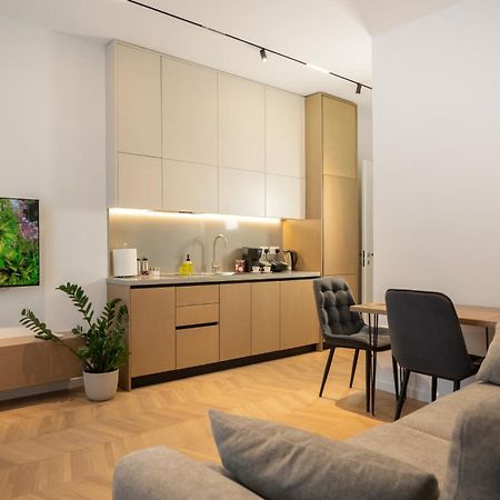Albani'S Apartment Тирана Екстер'єр фото
