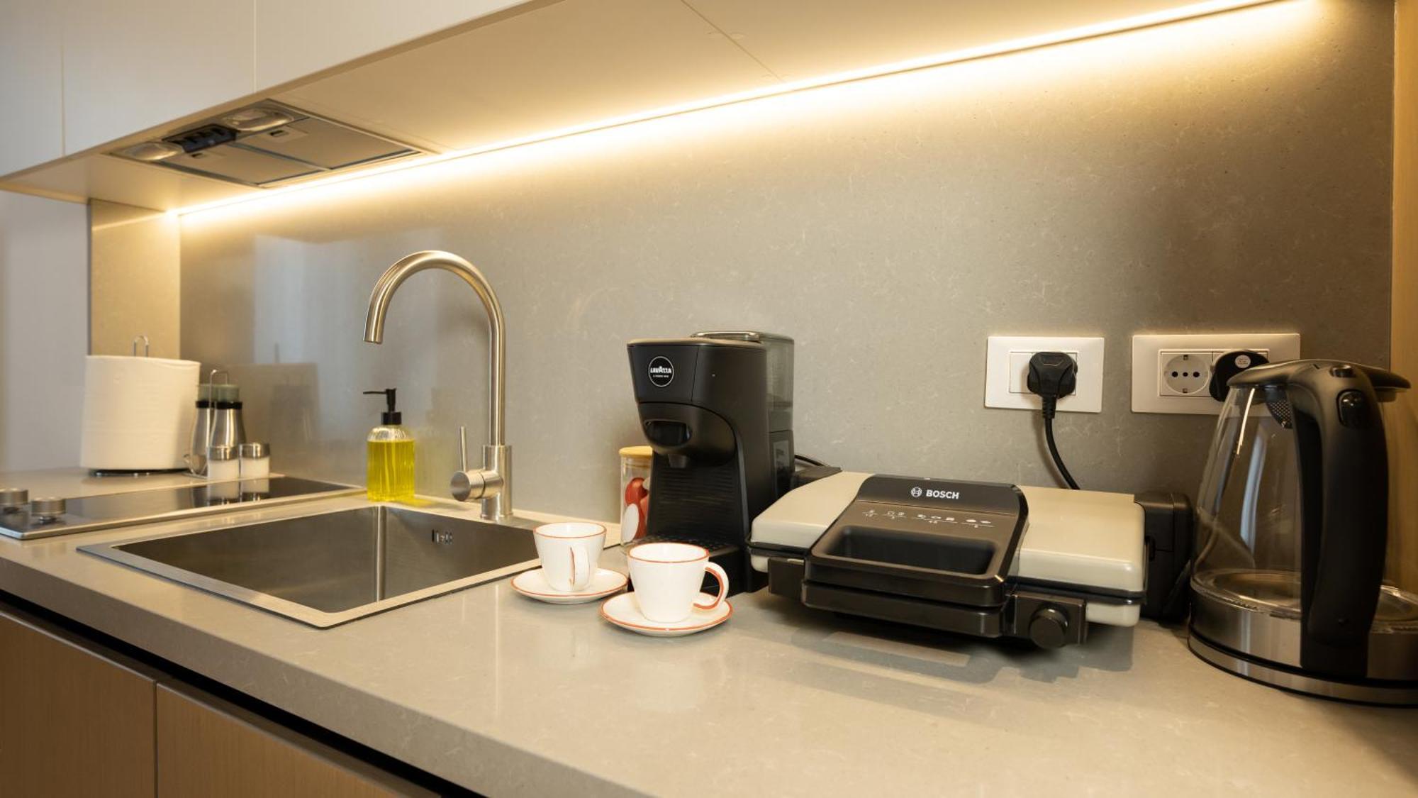 Albani'S Apartment Тирана Екстер'єр фото